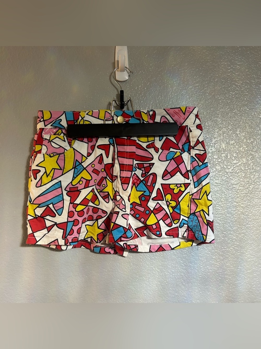 Women’s red pink white blue yellow high waisted graphic hearts shorts medium